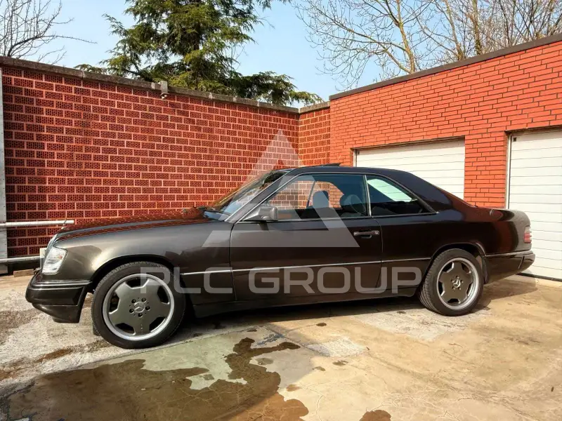 1992 Mercedes Benz E 220