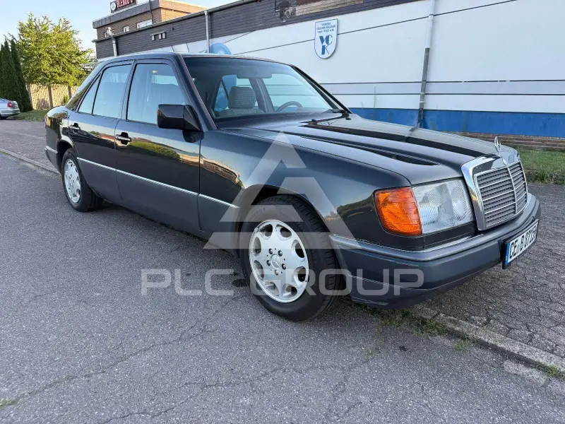 1992 Mercedes Benz E 220