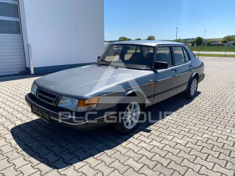 1992 SAAB 900