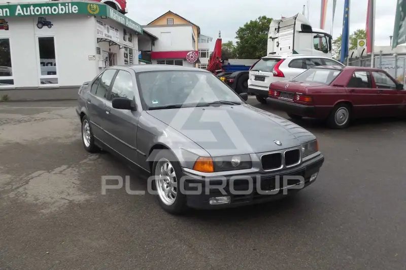 1993 BMW 320