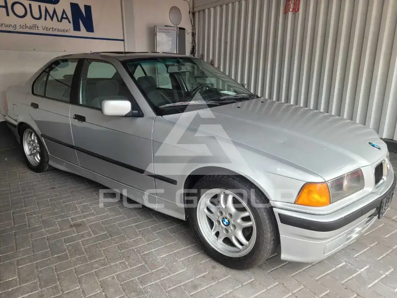 1993 BMW 320