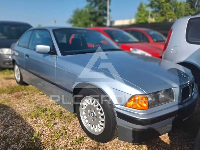 1993 BMW 320