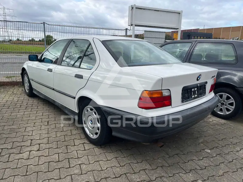 1993 BMW 318
