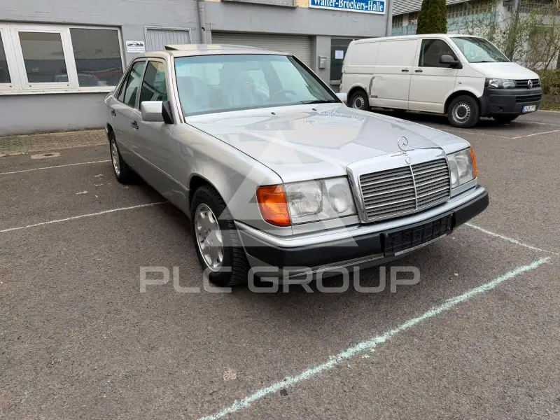 1993 Mercedes Benz E 320