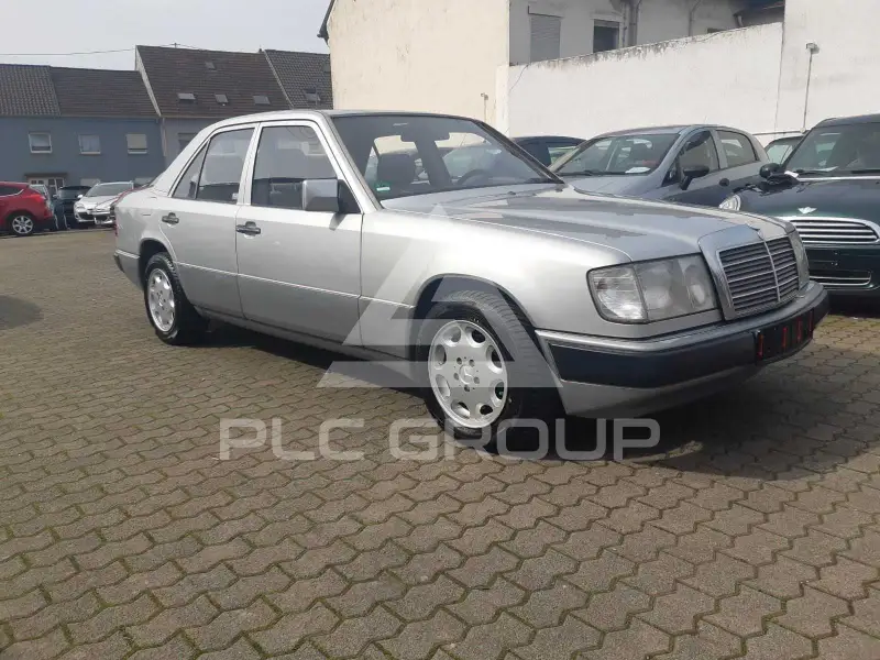 1993 Mercedes Benz 200