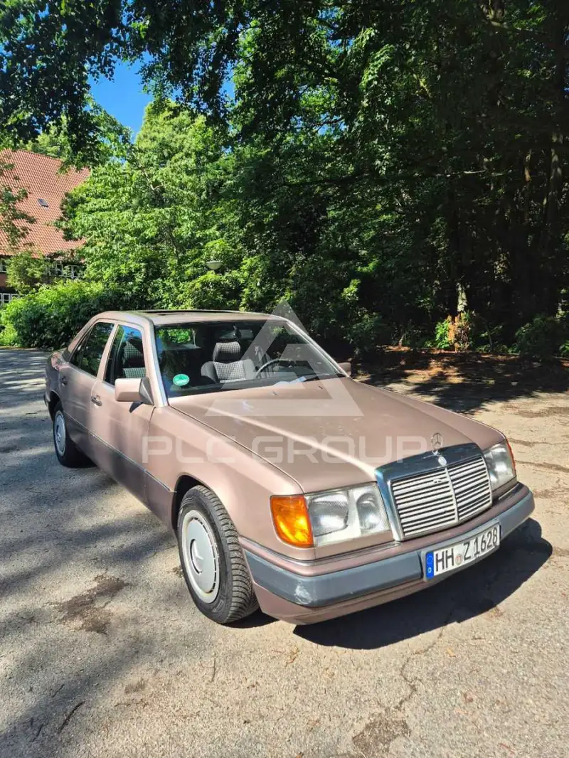 1993 Mercedes Benz 200
