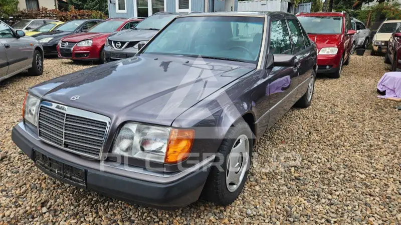 1993 Mercedes Benz 220