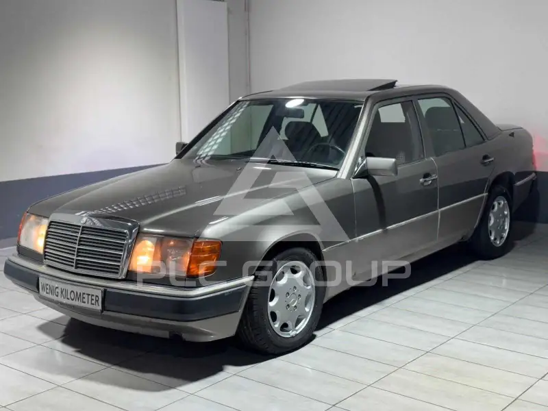 1993 Mercedes Benz 220