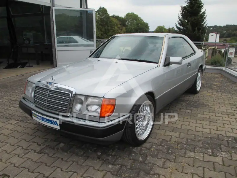 1993 Mercedes Benz 220