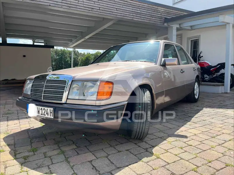 1993 Mercedes Benz 220