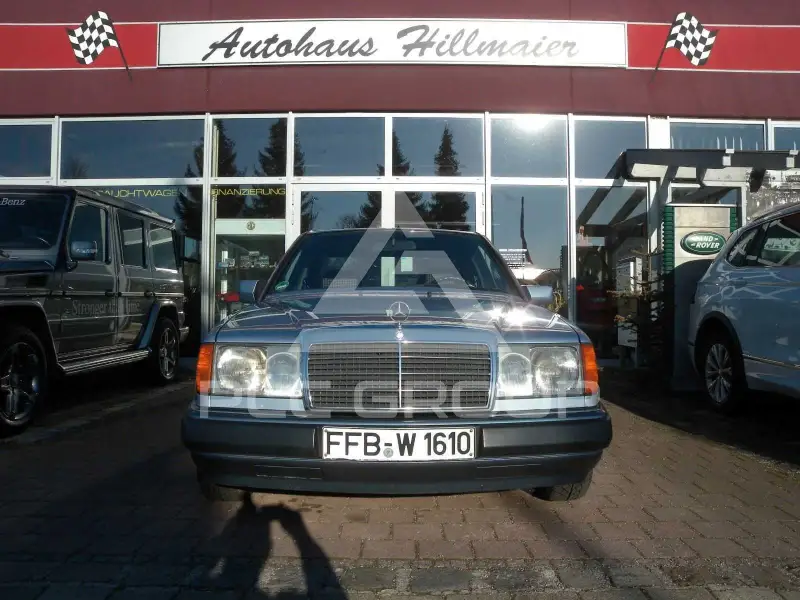 1993 Mercedes Benz 220