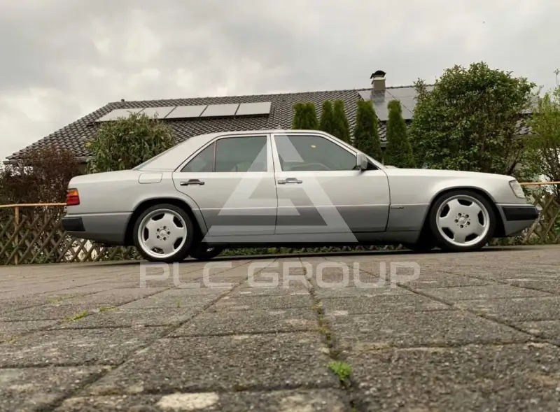 1993 Mercedes Benz 220