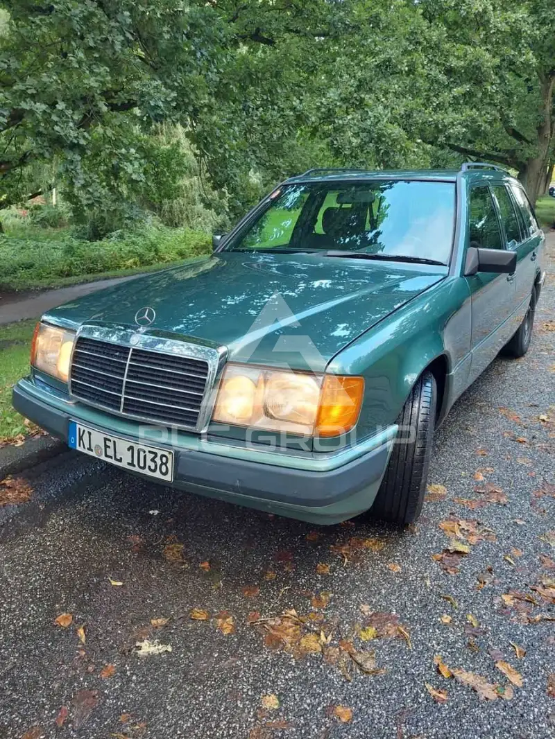 1993 Mercedes Benz 220