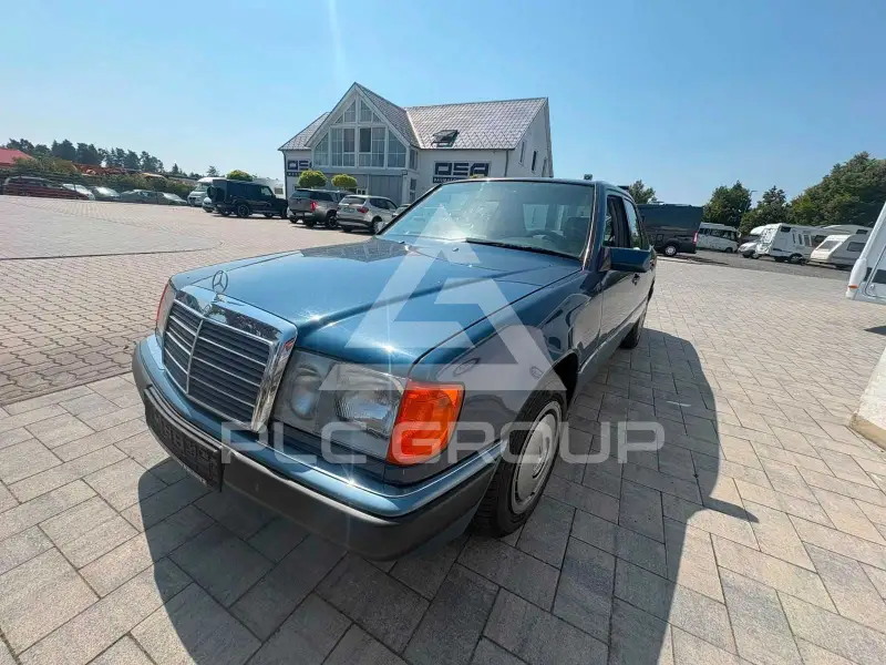 1993 Mercedes Benz 220