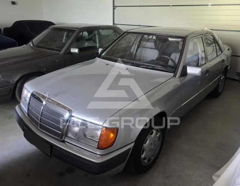 1993 Mercedes Benz E 200