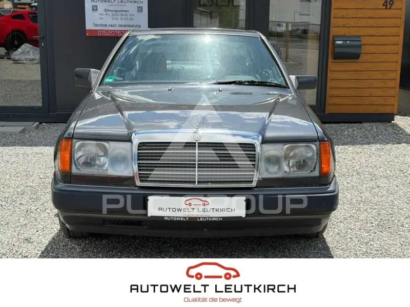 1993 Mercedes Benz E 220