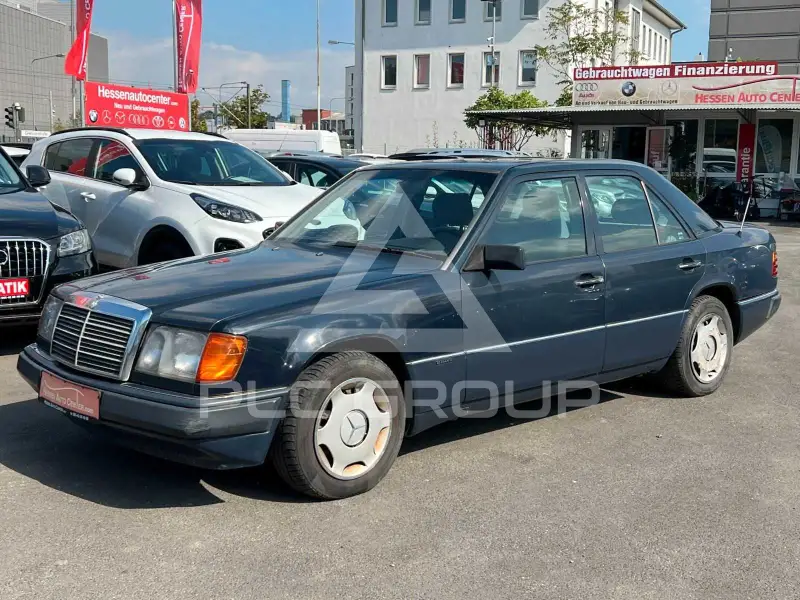 1993 Mercedes Benz E 220