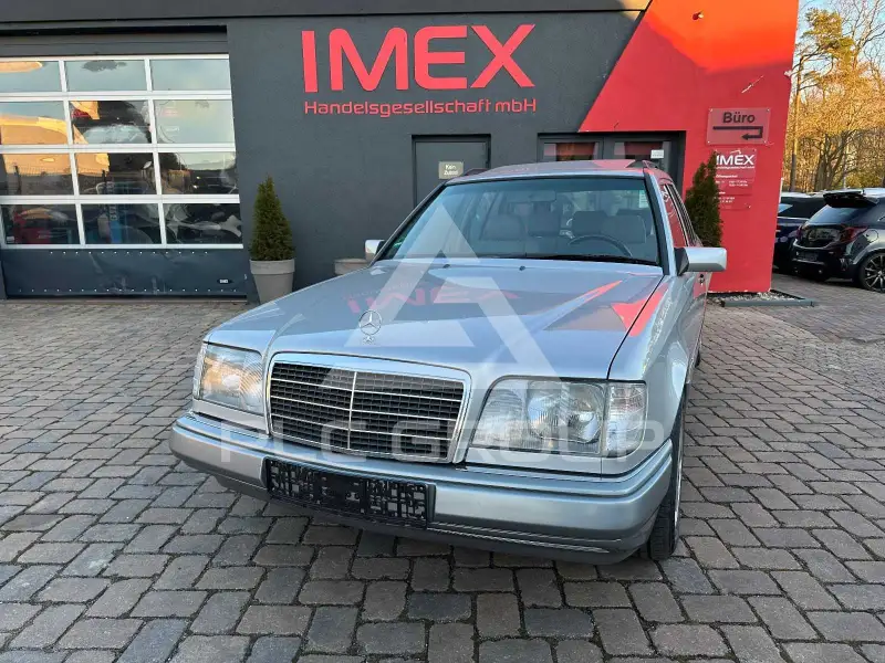 1993 Mercedes Benz E 220