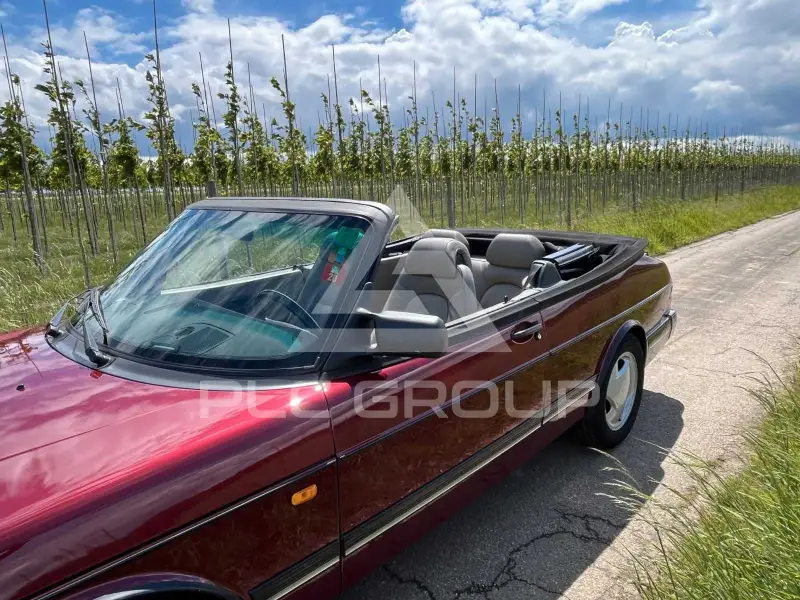 1993 SAAB 900