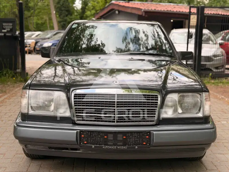 1994 Mercedes Benz E 220
