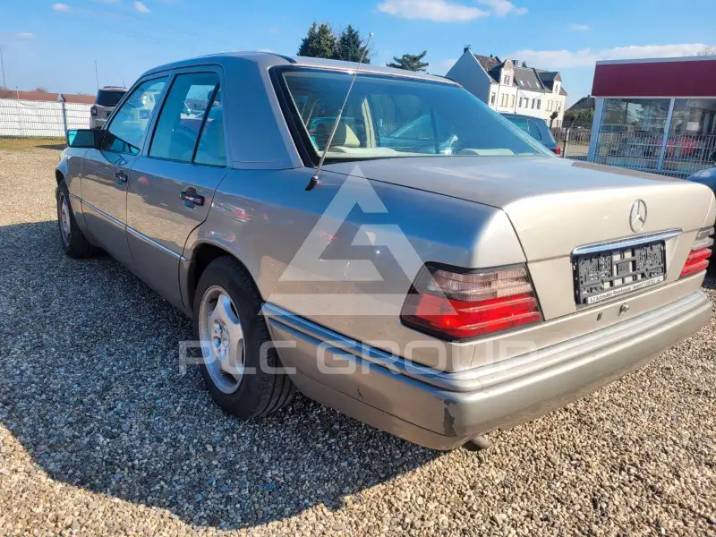 1994 Mercedes Benz E 220