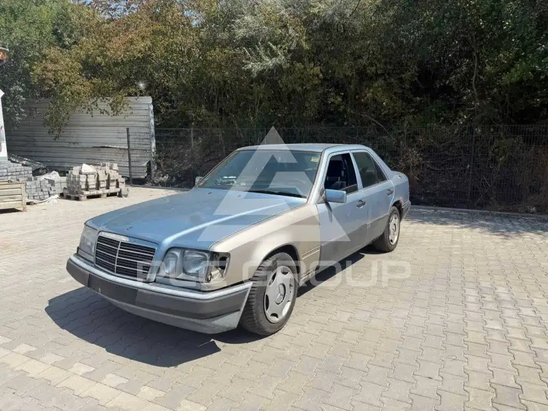 1994 Mercedes Benz E 220