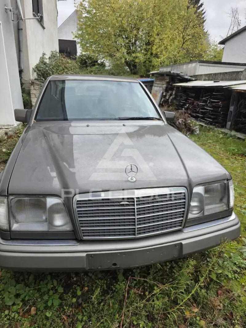 1994 Mercedes Benz E 220