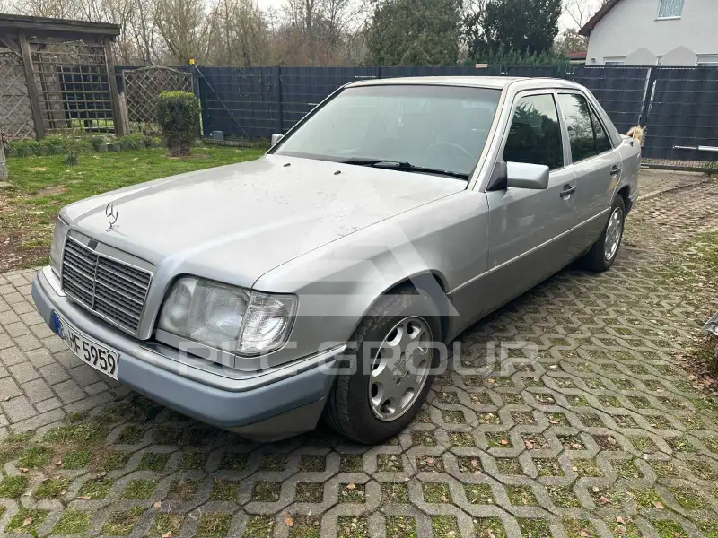 1994 Mercedes Benz E 220