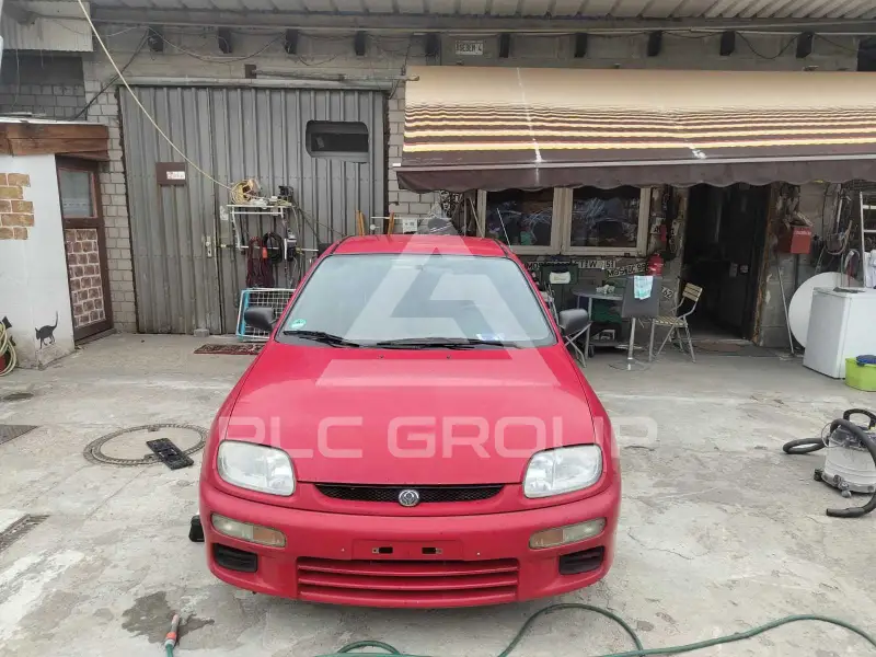 1995 Mazda 323