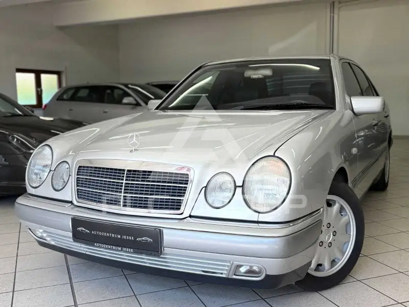 1995 Mercedes Benz E 320