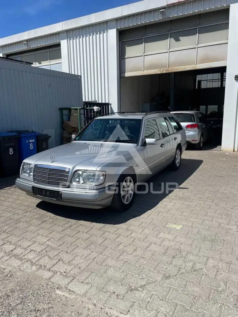 1995 Mercedes Benz 220