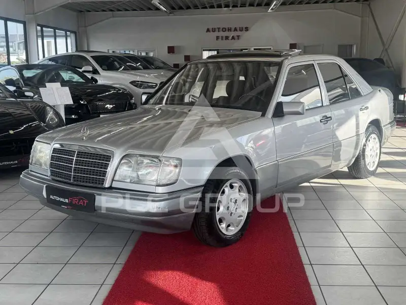 1995 Mercedes Benz 220