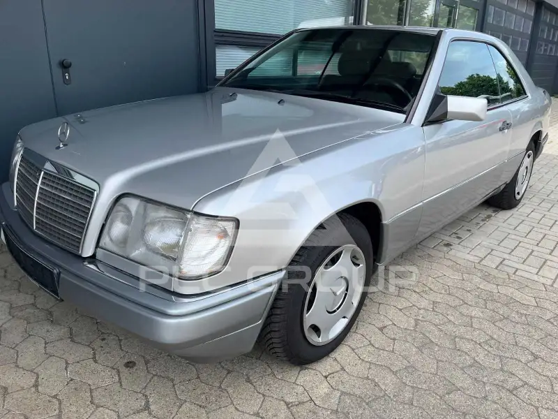 1995 Mercedes Benz E 220