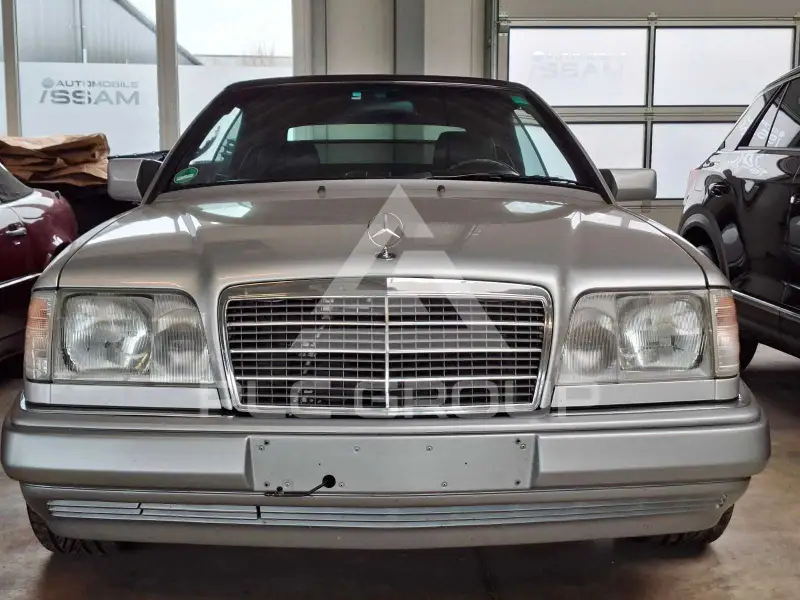 1995 Mercedes Benz E 220