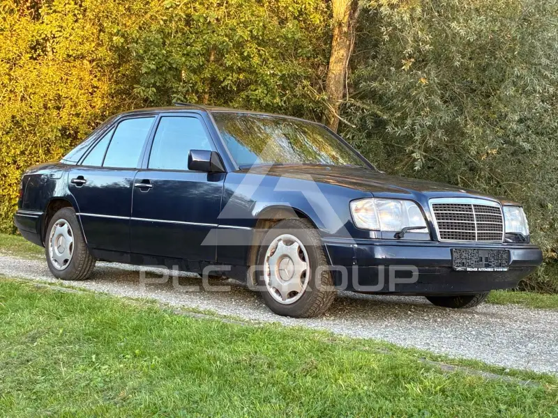 1995 Mercedes Benz E 220