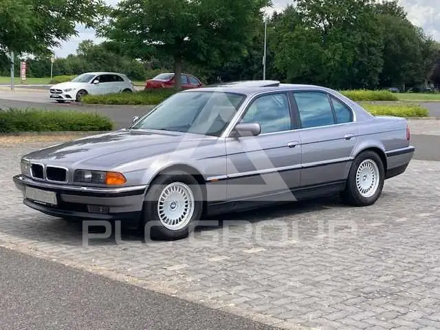 1996 BMW 740
