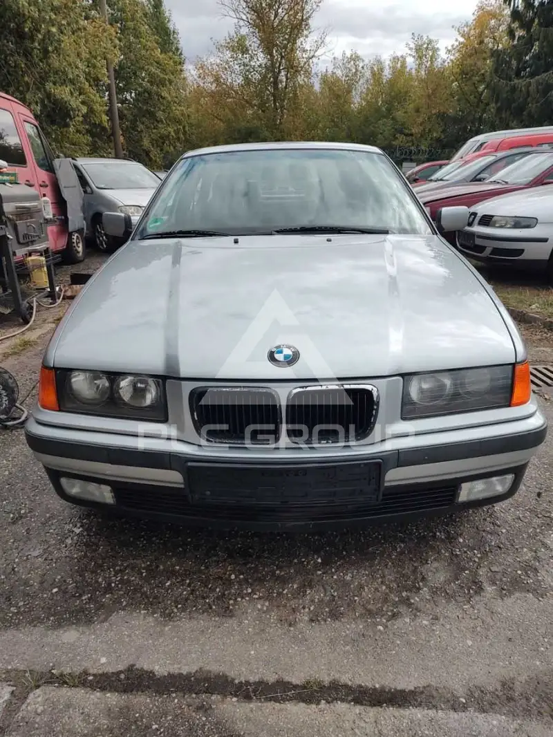 1996 BMW 318
