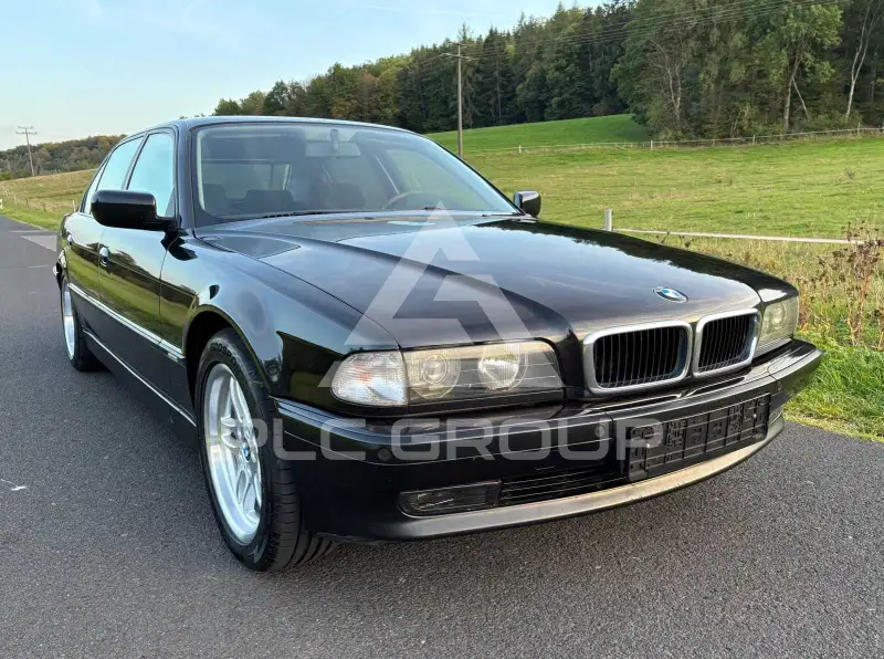 1996 BMW 728