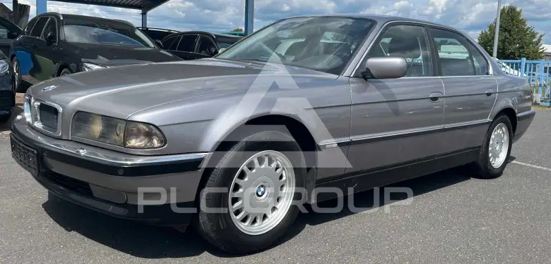 1996 BMW 728