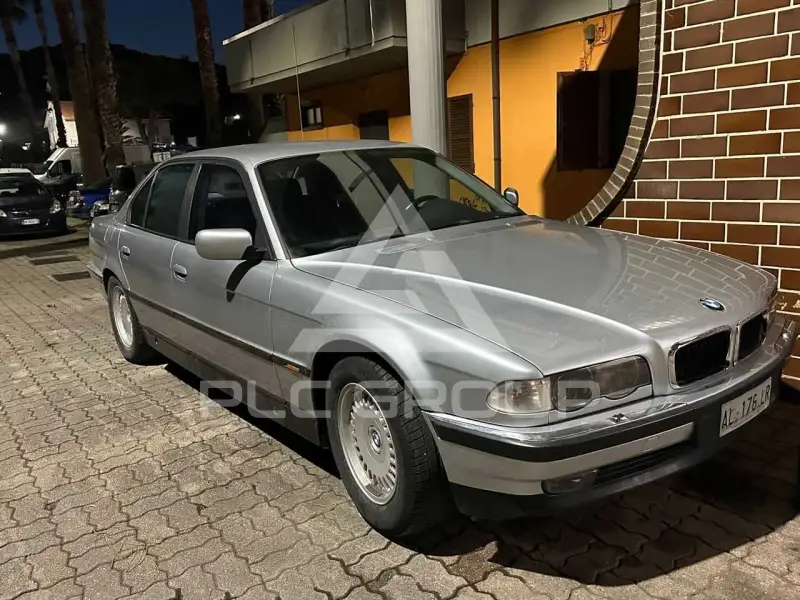 1996 BMW 728