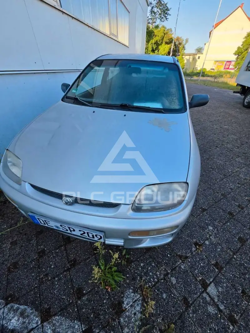 1996 Mazda 323