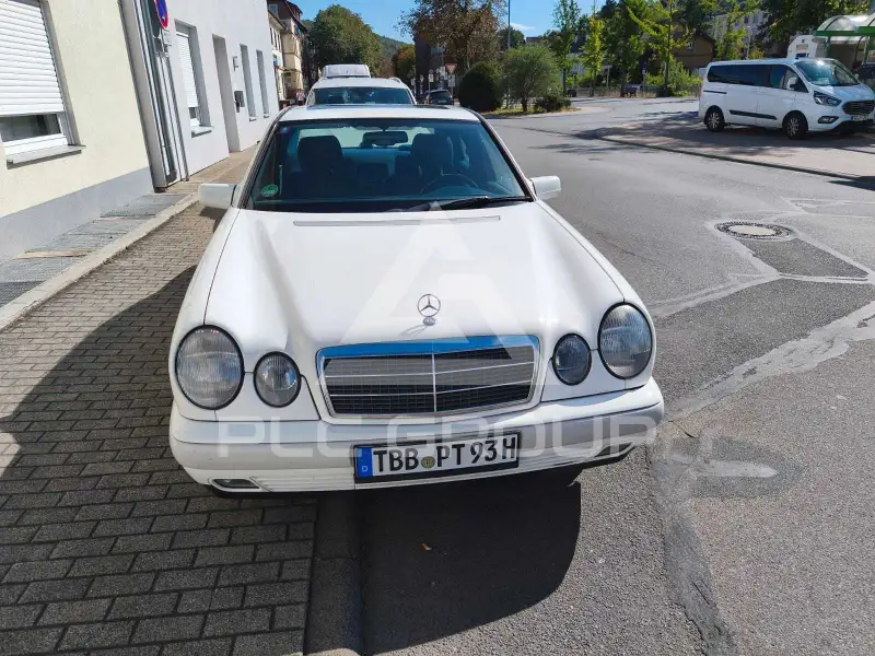 1996 Mercedes Benz E 320