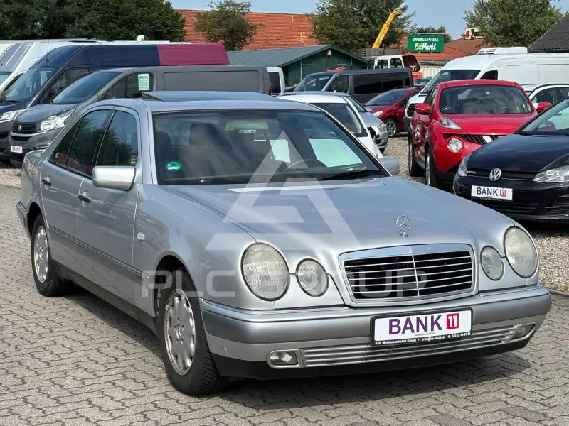1996 Mercedes Benz E 230
