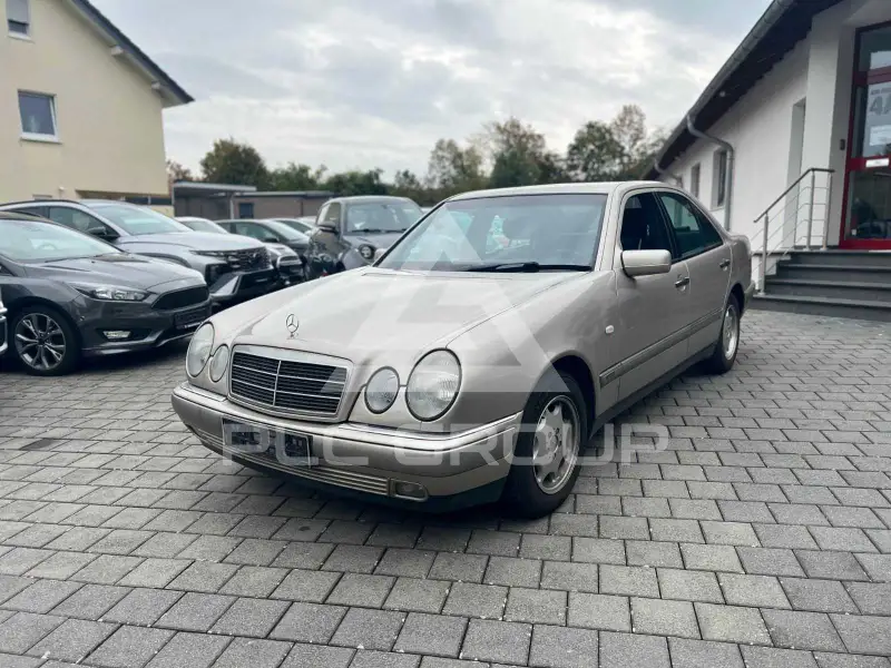 1996 Mercedes Benz E 230
