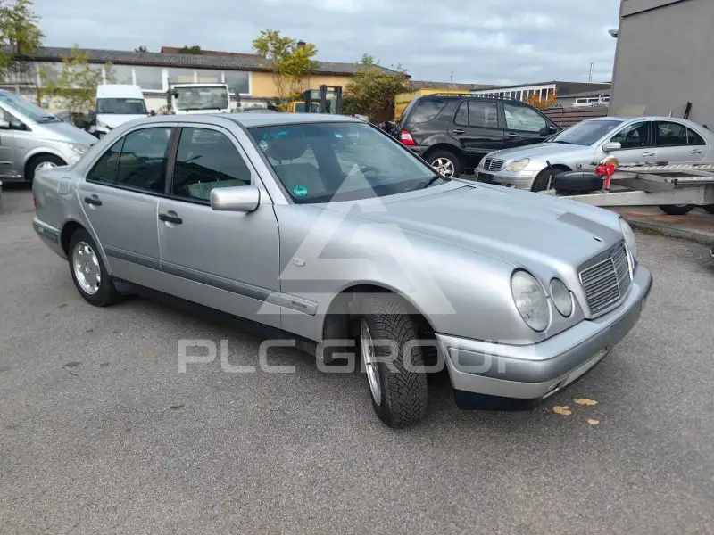 1996 Mercedes Benz E 230
