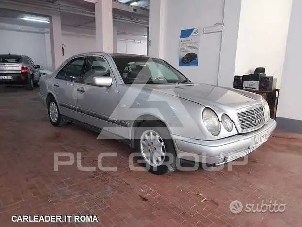 1996 Mercedes Benz E 200