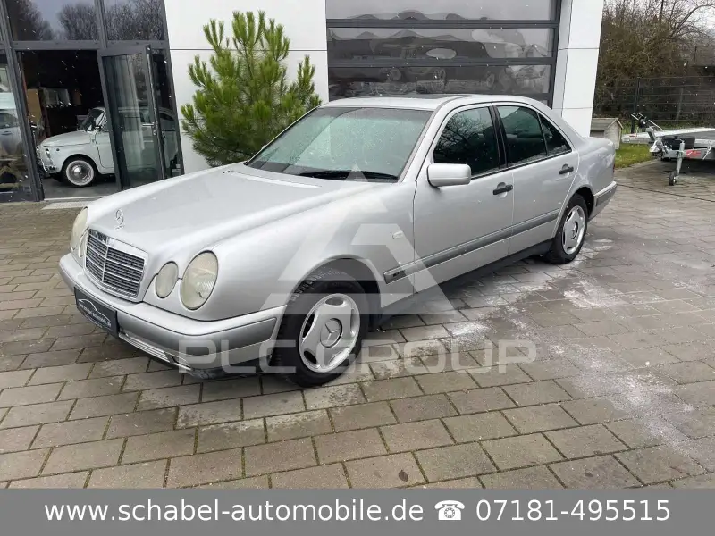 1996 Mercedes Benz E 200