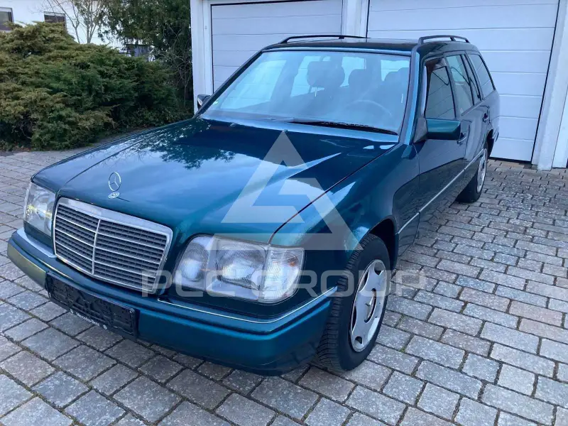 1996 Mercedes Benz E 220