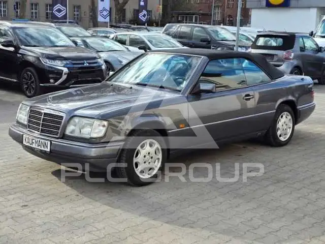 1996 Mercedes Benz E 220