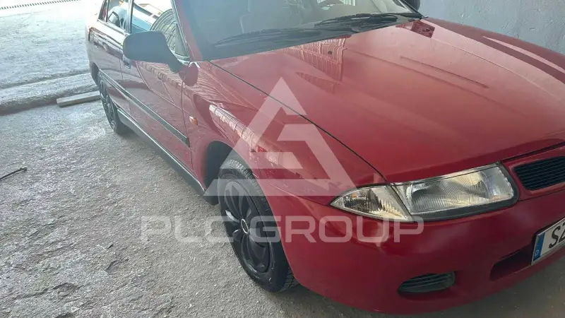 1997 Mitsubishi Carisma